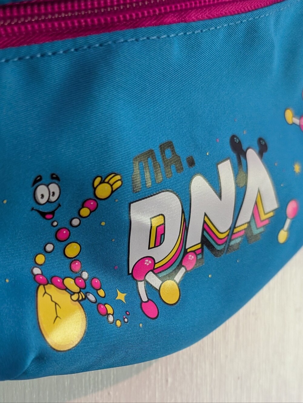 🎬 Universal Studios Waist Pack Jurassic World Mr. DNA Fanny Pack - Picture 2 of 9